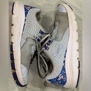 Teen girls size 7youth Under Armour Blue and Gray floral Outhustle Sneakers